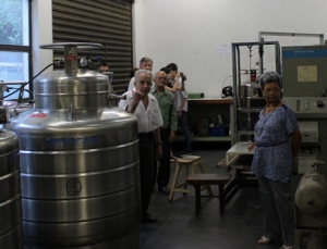 ESBT - Laboratório de Estado Sólido e Baixas Temperaturas. Laboratório pioneiro no uso e pesquisa de baixas temperaturas no Brasil