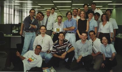 Primórdios da Internet no Brasil. Três fundadores do Garoa estão nesta foto e participaram da criação do BOL, um dos primeiros provedores de Internet e de Conteúdo do Brasil. Set/1996