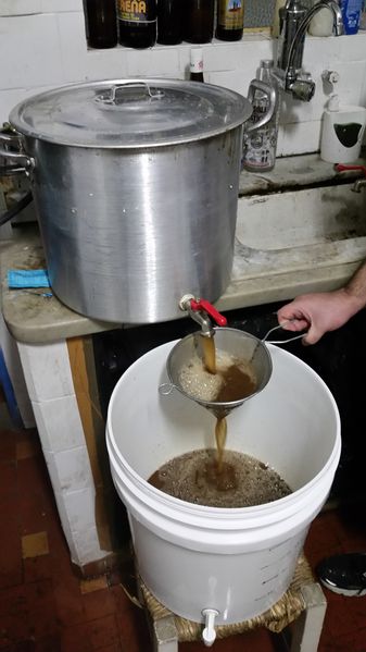 Arquivo:Cerveja20150502 230123.jpg