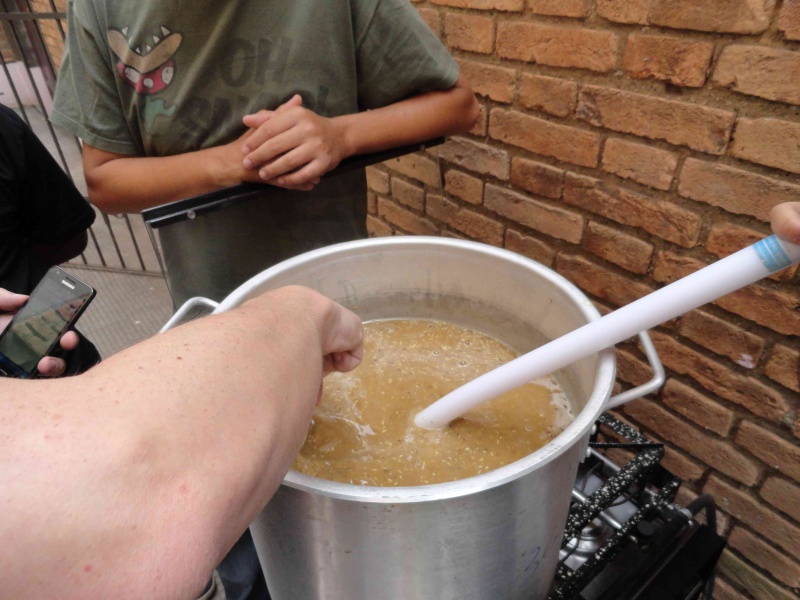 Arquivo:Cool2 FazendoBeerhacking.jpg