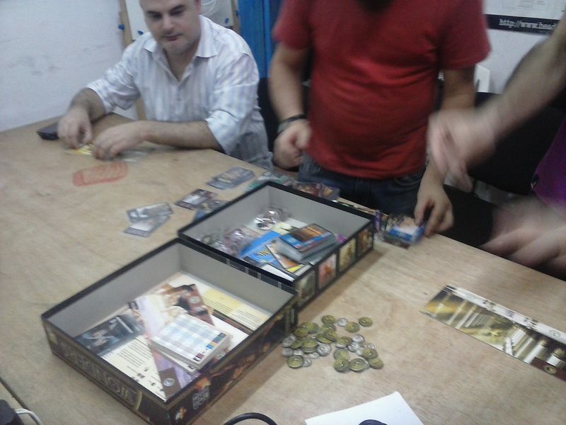 Arquivo:DungeonsEVelociraptors 20140113 04.jpg