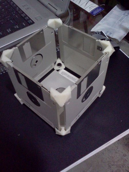 Arquivo:FloppyKit3.jpg