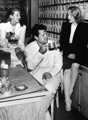 Rita Hayworth, Orson Welles e Marlene Dietrich - Orson Welles tinha espírito hacker!!!