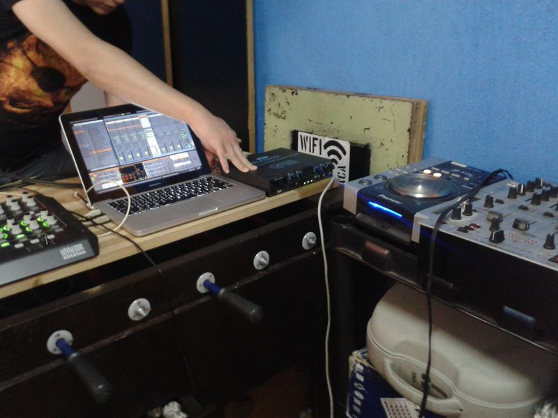 Arquivo:Hacking music 1 (3).jpg
