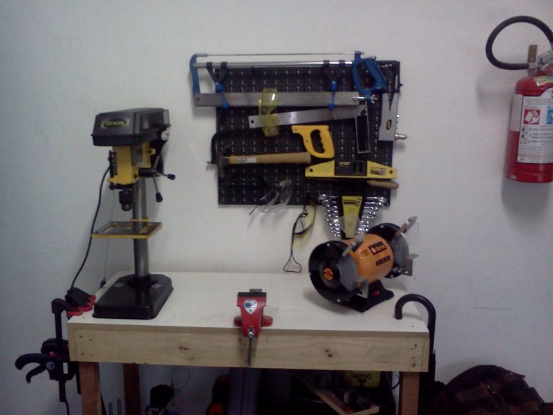 Arquivo:LabEletr Ferramentas.jpg