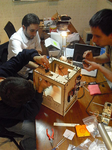 Arquivo:Montagem cupcake 2512.JPG