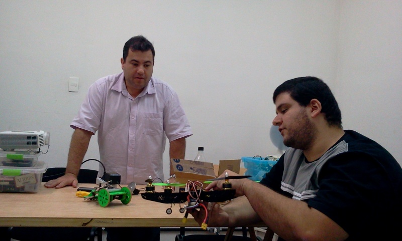 Arquivo:Nos robos 2013-03-01 3.jpg