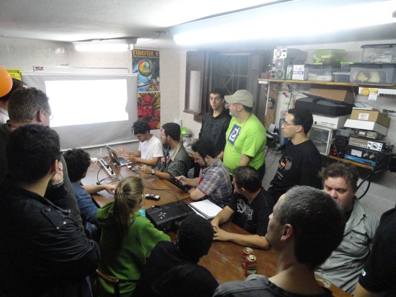 Arquivo:OficinaLucianoDojodeArduino.jpg
