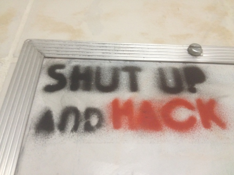 Arquivo:ShutupAndHackStencil.jpg