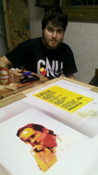 Arquivo:StencilLessig 6Nov2011.jpg