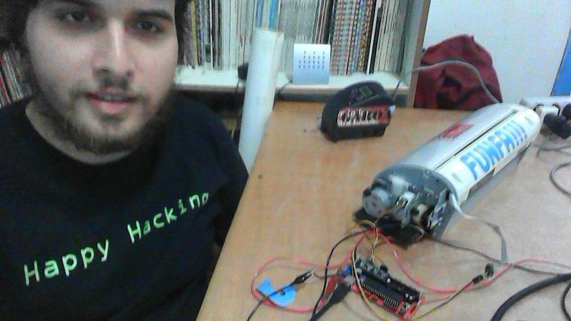 Arquivo:Vinyl-Cutter-FUNFA!!!-2013-05-04.jpeg